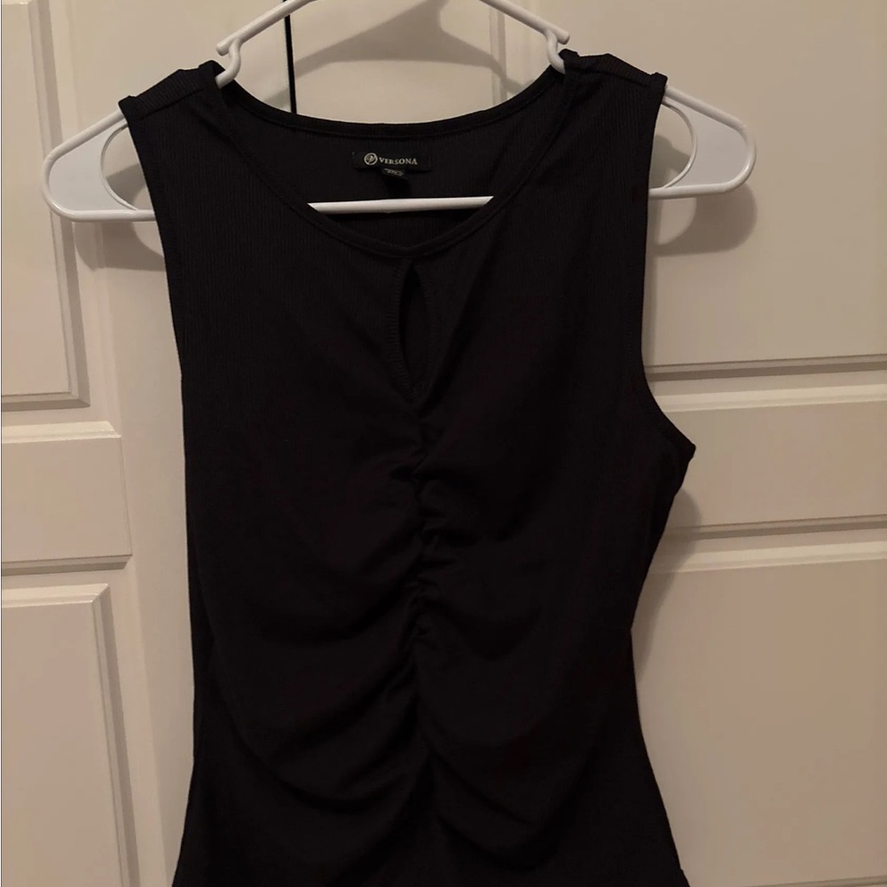 Versona Black Sleeveless Top